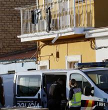 La Policía en el registro de la casa 168 de la calle Cerro Blanco