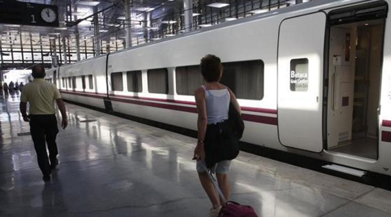 Renfe ajusta el horario de dos trenes Alvia Madrid-Cádiz a partir del 16 de agosto