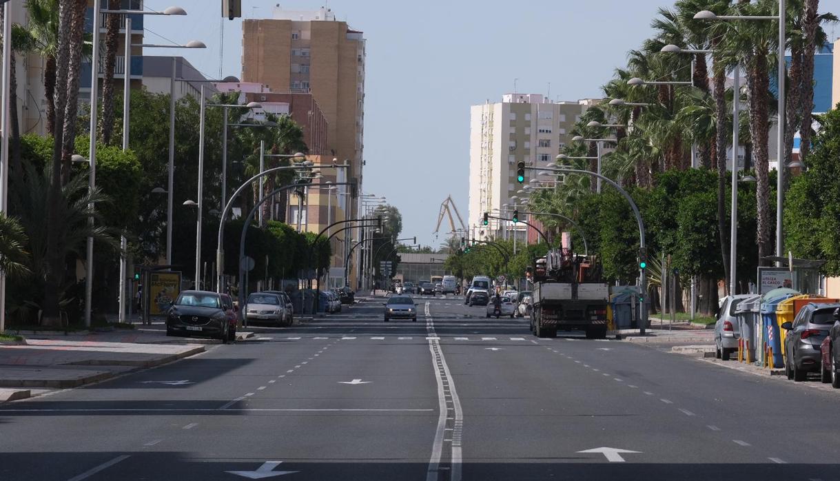 Imagen de la avenida Juan Carlos I de Cádiz.