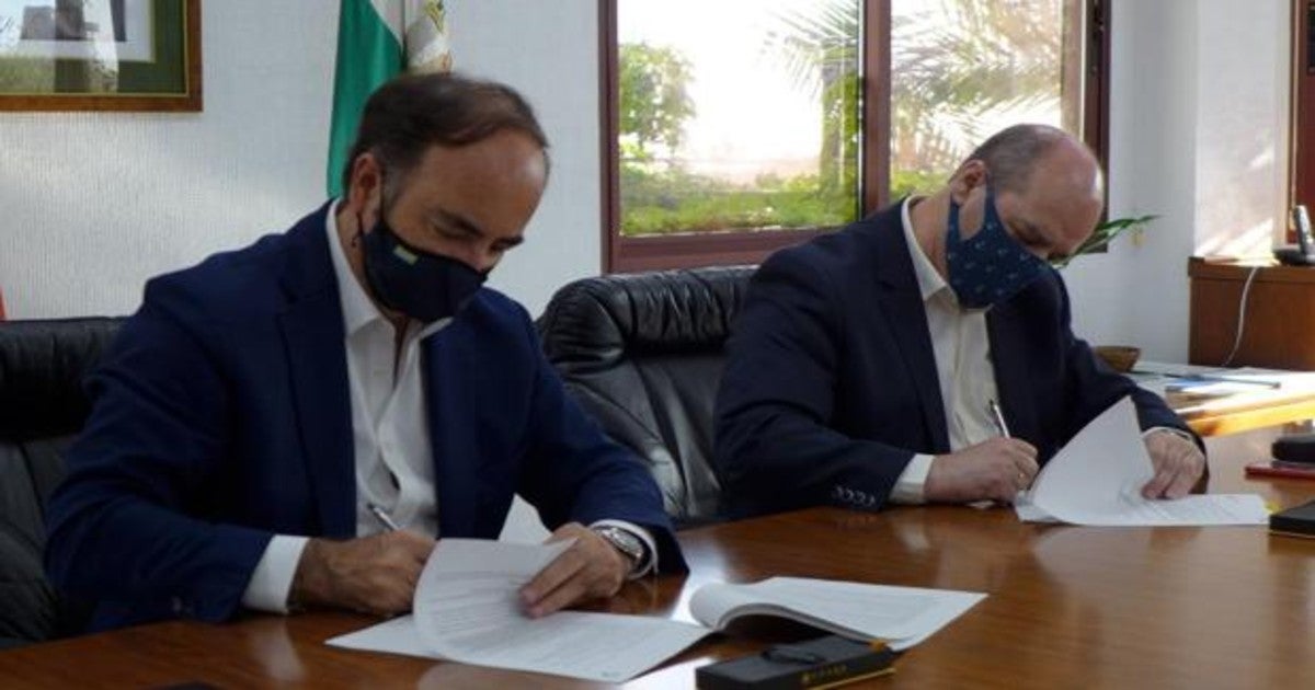 Firma del convenio de colaboración entre la APBA y el Consorcio de Bomberos