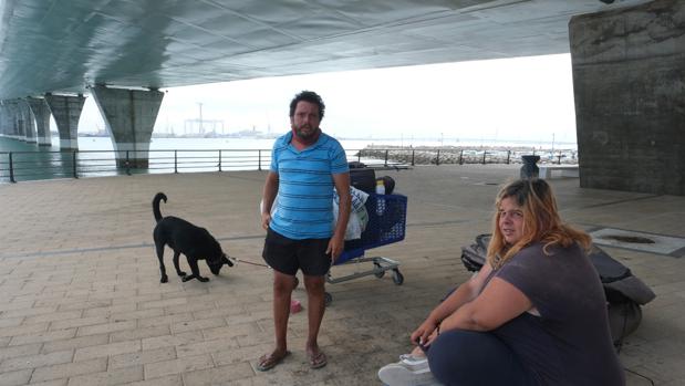 Vivir bajo el Puente de la Constitución de Cádiz