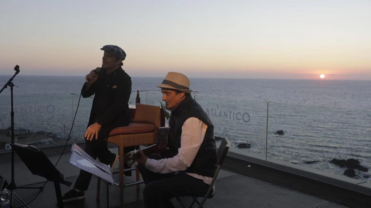 Zenet, en un momento del concierto que ofreció ayer en el Parador Hotel Atlántico de Cádiz. :: Francis Jiménez