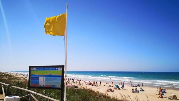 Una auxiliar de enfermería de la playa de El Palmar, positivo por Covid-19