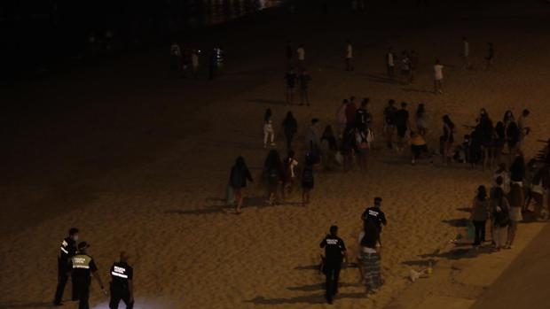 El decreto de cierre de las playas en horario nocturno, papel mojado