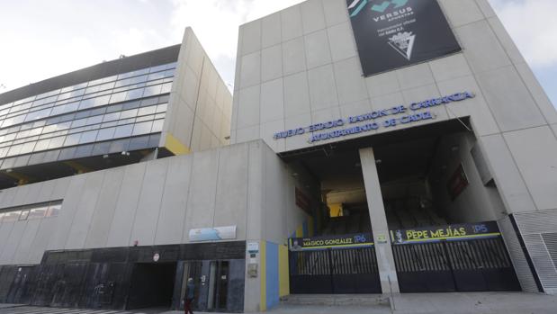 Oposición y afición apuestan por la marca 'Carranza' para el Estadio frente a los intentos para su eliminación