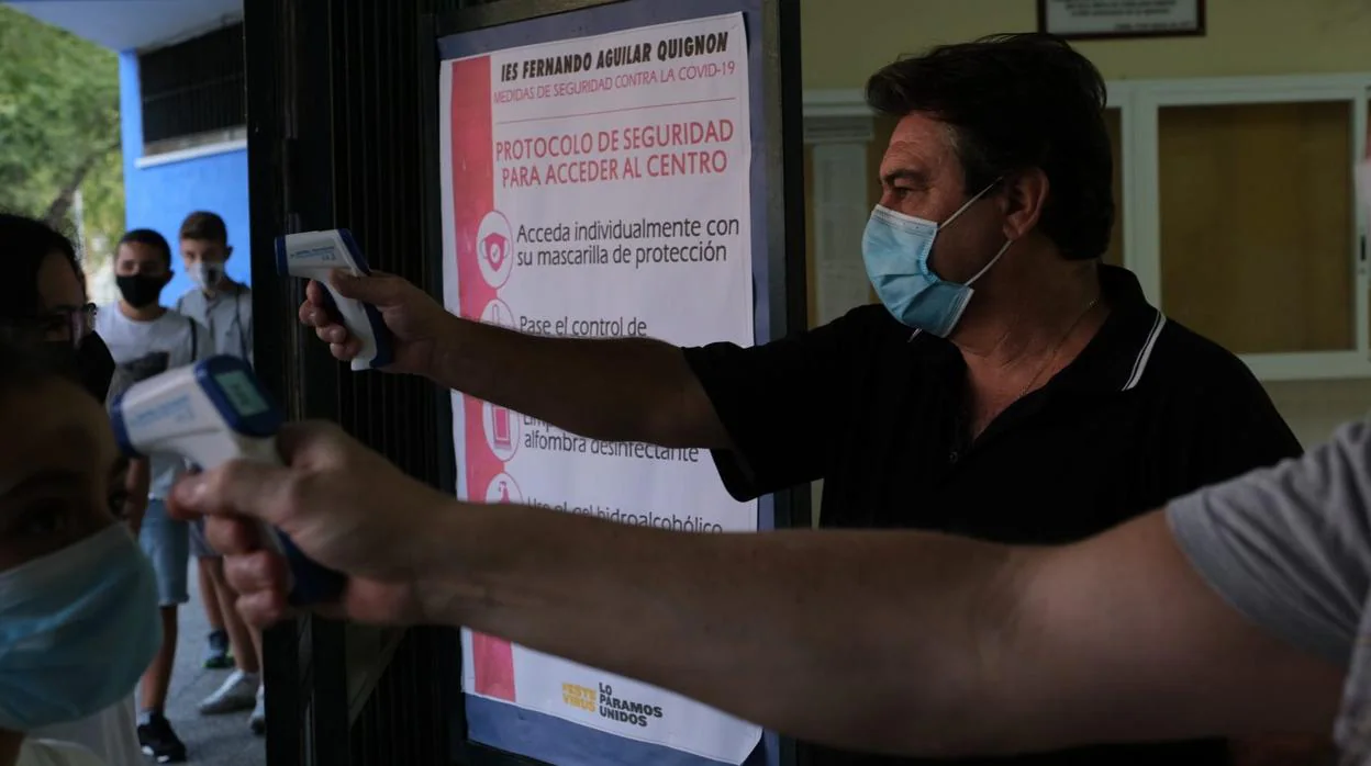 Coronavirus: Cádiz suma más de un centenar de contagios y supera la barrera de las 130 hospitalizaciones
