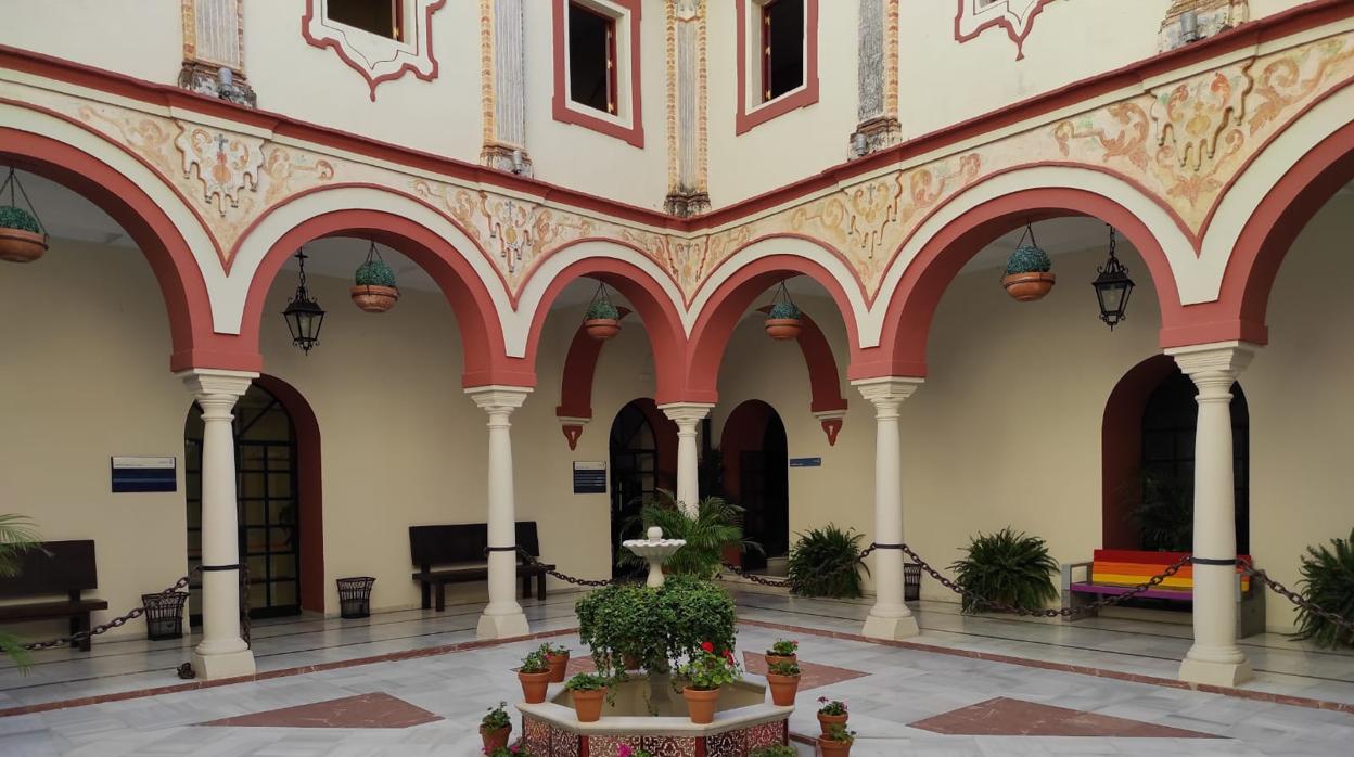 Patio central del Ayuntamiento de Alcalá de Guadaíra