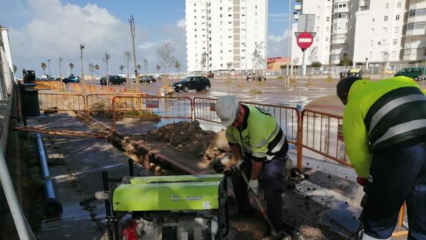 Comienzan las obras de restitución de abastecimiento en las calles Atalaya, Gaonera, Carlos Puerto y Revolera en El Puerto