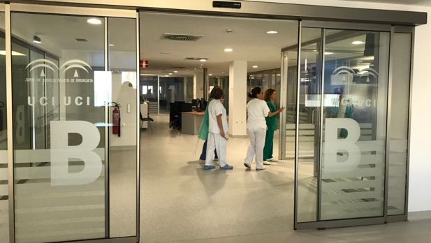 La UCI del Hospital Puerta del Mar de Cádiz registra ya siete casos de Covid-19