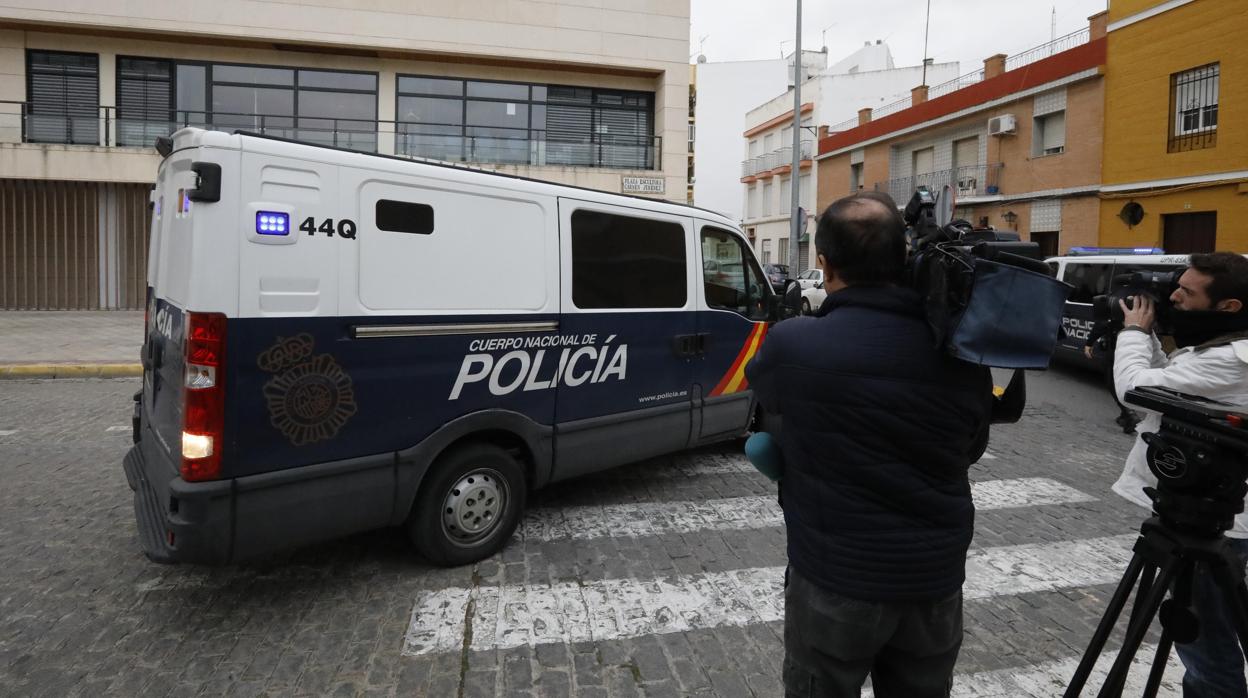 Un juzgado de Dos Hermanas dictó una orden de alejamiento del acusado sobre sus sobrinas