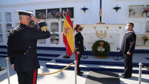 La Armada rinde homenaje en San Fernando a los Caídos por la Patria