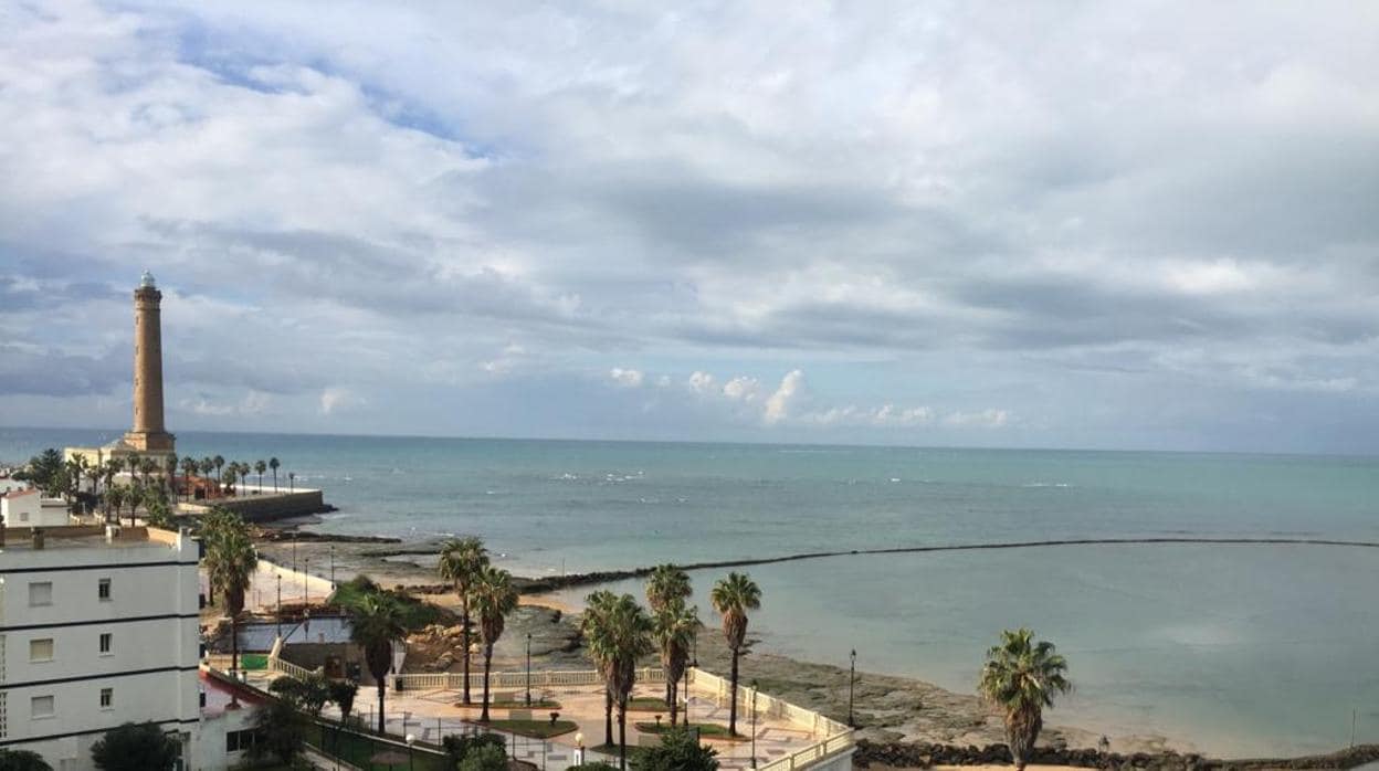 Chipiona, el único municipio que se prepara para la llegada de la gran ola