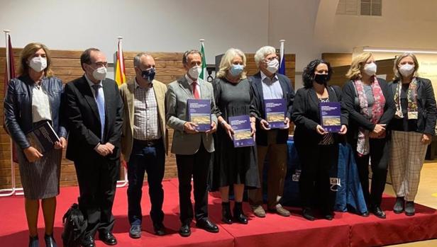 Se presenta la monografía del yacimiento neolítico de 'La Esparragosa' de Chiclana