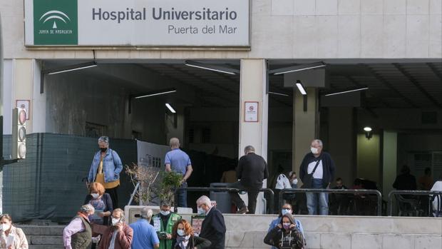 El Puerta del Mar habilita también neumología para pacientes de Covid-19 ante el incremento de ingresos