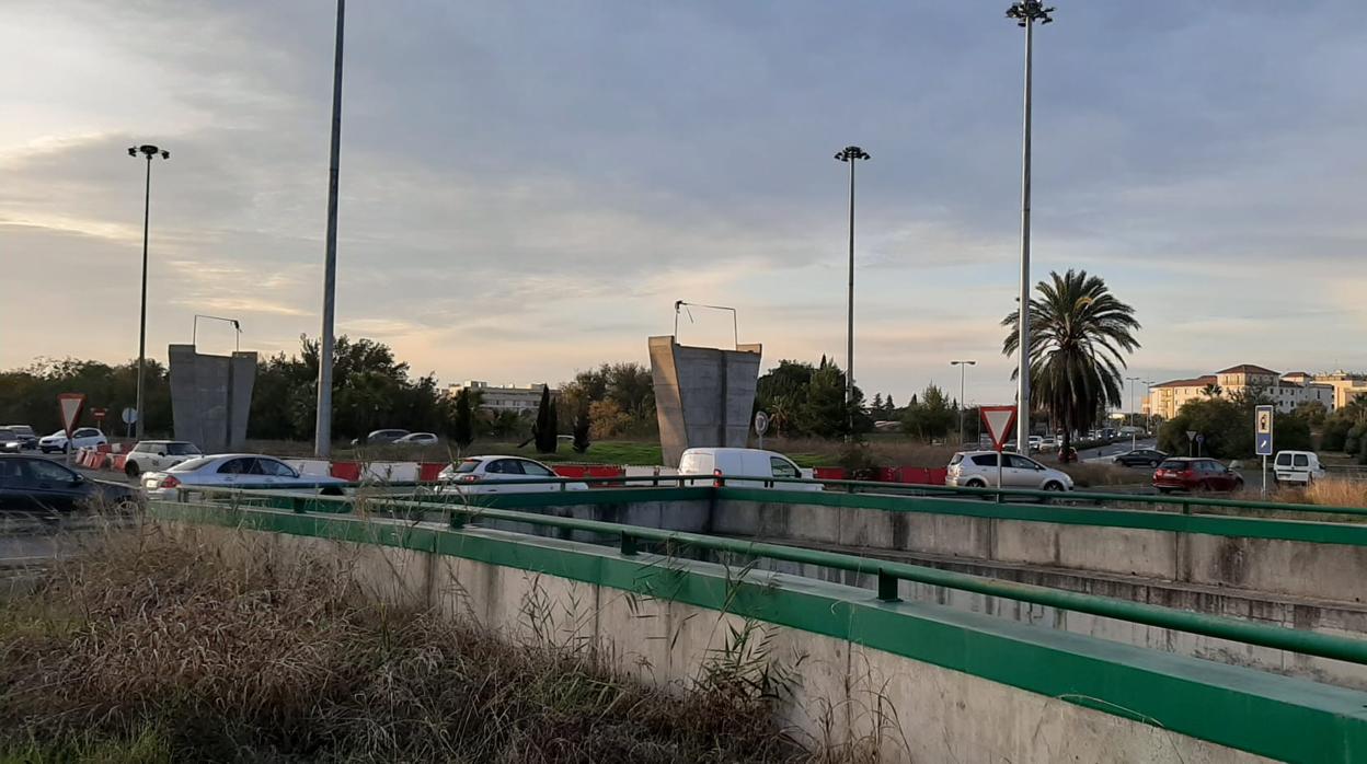 Estado actual de las obras de la pasarela ciclopeatonal de Mairena del Aljarafe