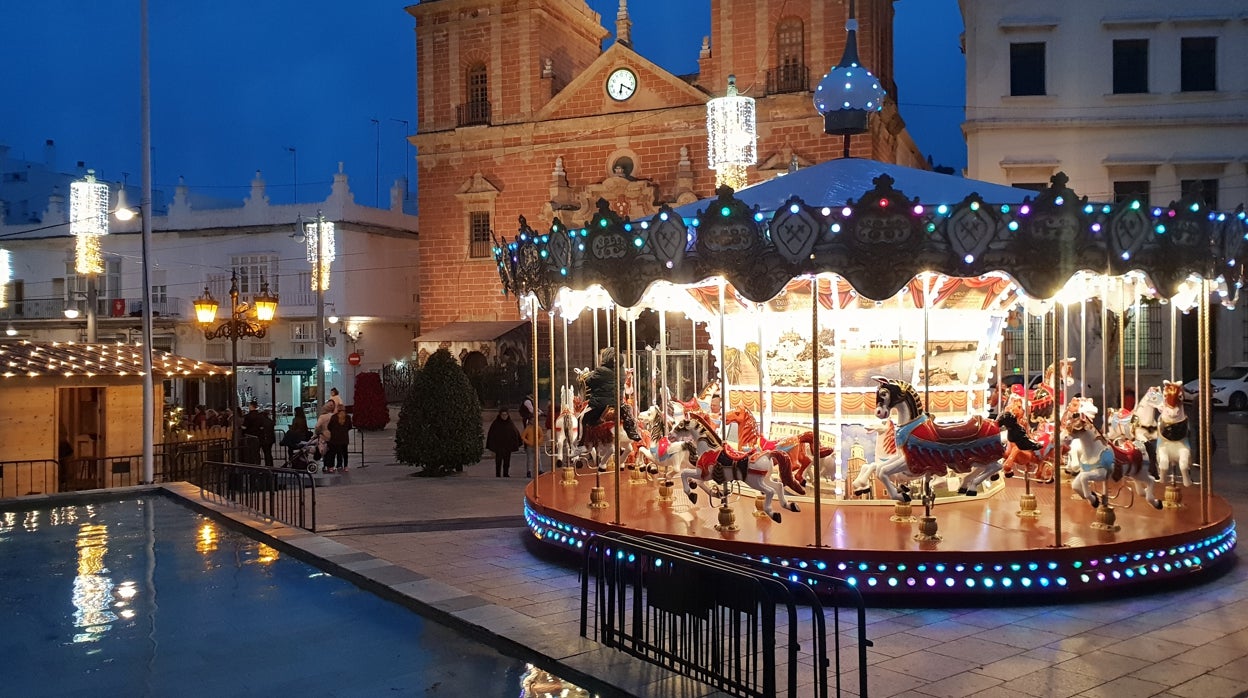 Carrusel instalado frente a la Iglesia Mayor de San Fernando en 2019