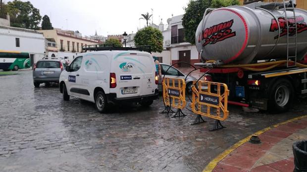 Cuatro camiones cisternas abastecerán de agua potable a los vecinos de Écija