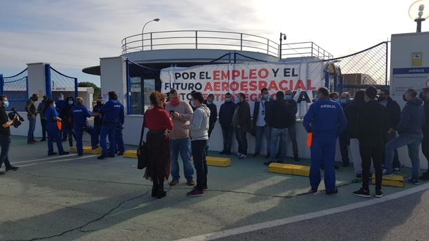 Comienza el encierro de trabajadores de Airbus en Puerto Real