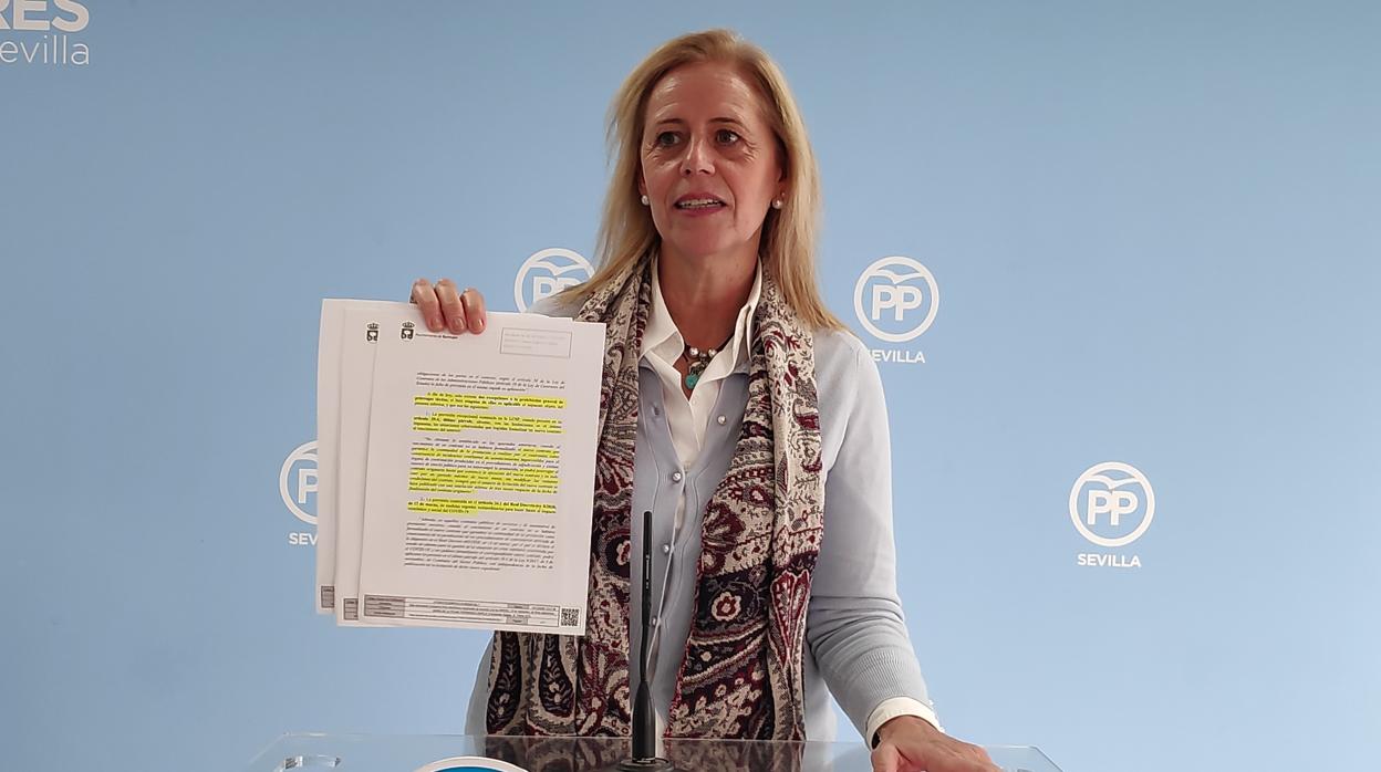 Lola Romero, portavoz municipal del PP en el Ayuntamiento de Bormujos con la querella penal contra el alcalde