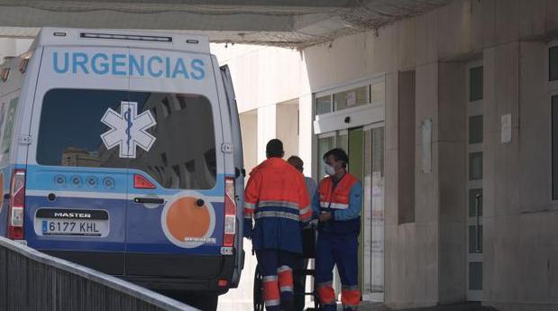 Coronavirus en Cádiz: Más de medio centenar de pacientes siguen ingresados en el hospital Puerta del Mar