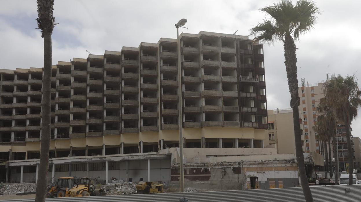 Las obras de consolidación del edificio de Tiempo Libre siguen en marcha.