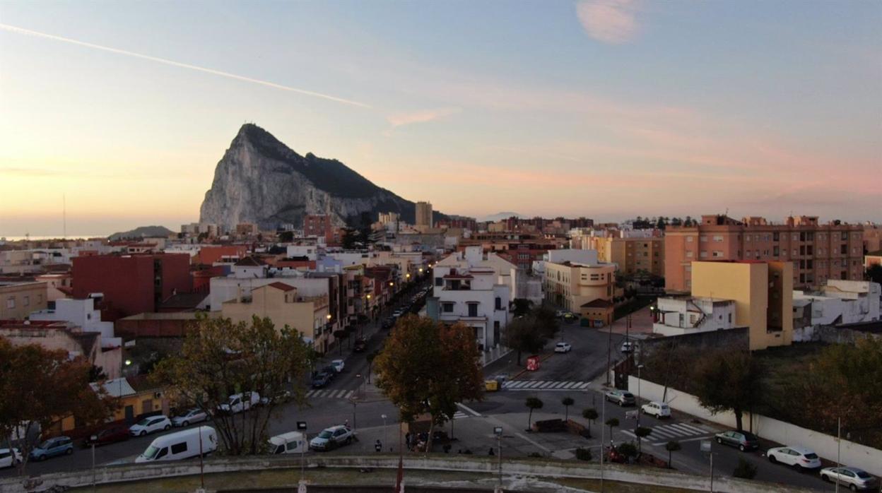 Vista del Peñón desde La Línea de la Concepción.