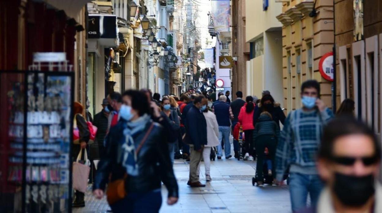 El centro de Cádiz, en uno de los primeros días de la desescalada navideña.