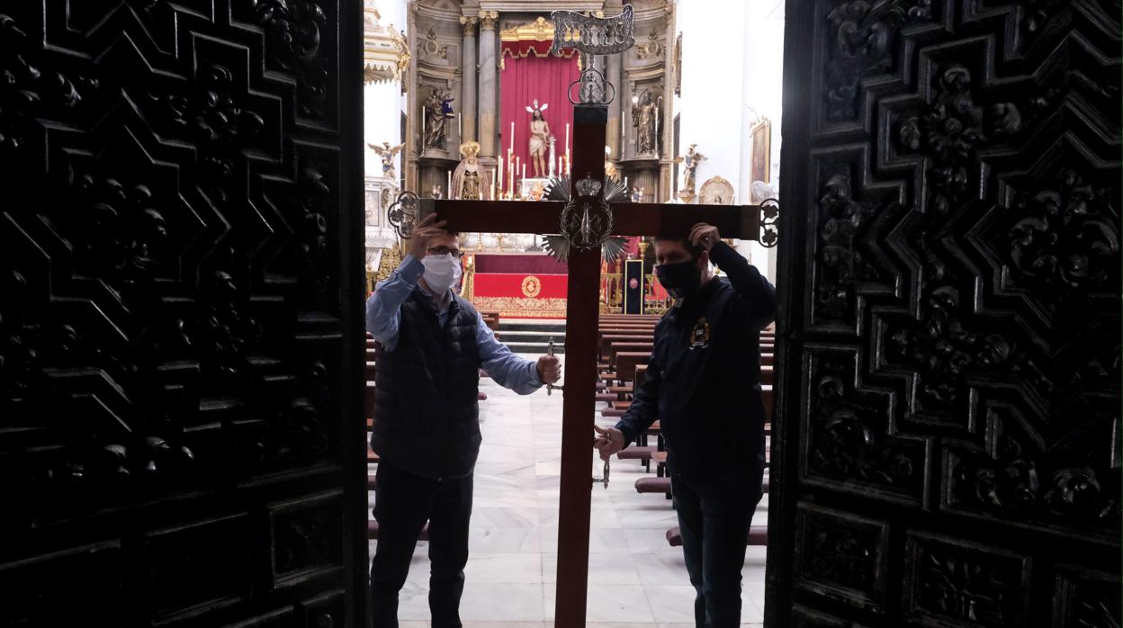 La Semana Santa de 2021 será de puertas para adentro.