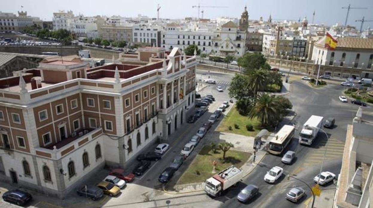 El inicio del expediente para descatalogar y derribar la Aduana, a pleno este viernes.