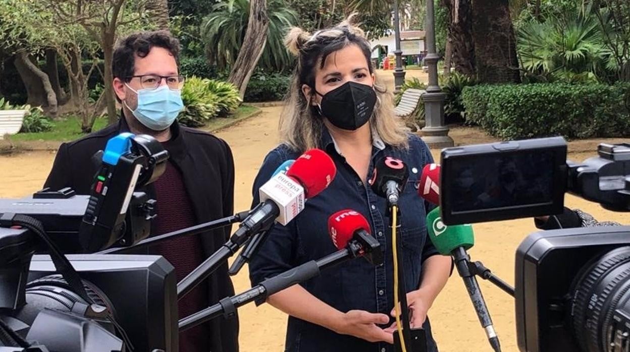 Teresa Rodríguez, este lunes en el parque Genovés de Cádiz.