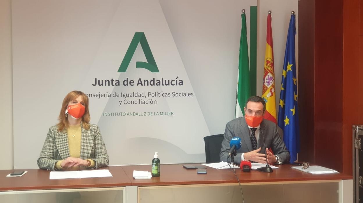 Ana Fidalgo y Pedro Miguel Mancha en la rueda de prensa