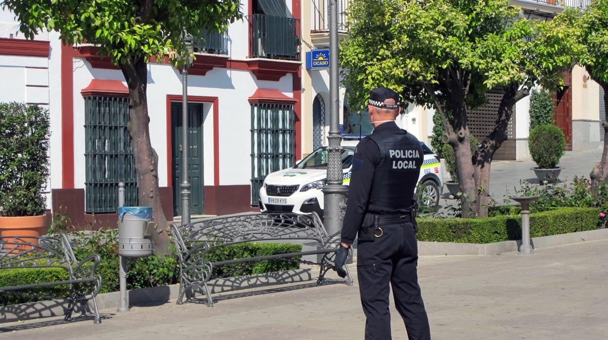 Un agente de la Policía Local de Lebrija