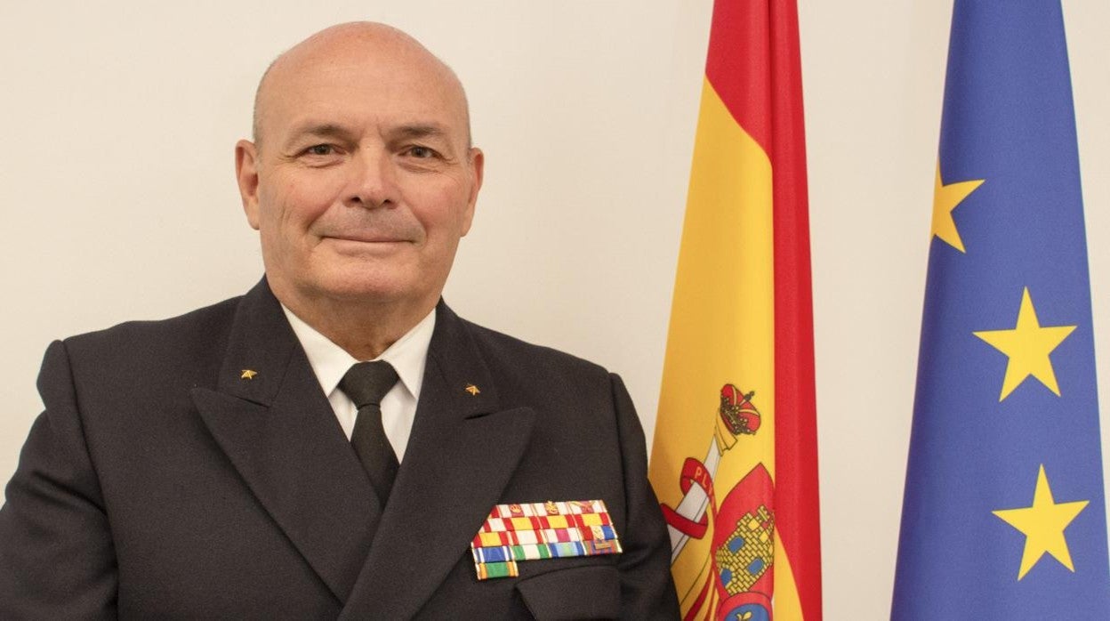 El general Planells es también el Comandante General de la Infantería de Marina.