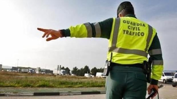 Investigan a un camionero por manipular el tacógrafo cuando viajaba por Cádiz