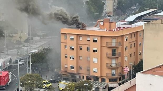 Incendio en la cocina de un bar en Segunda Aguada en Cádiz
