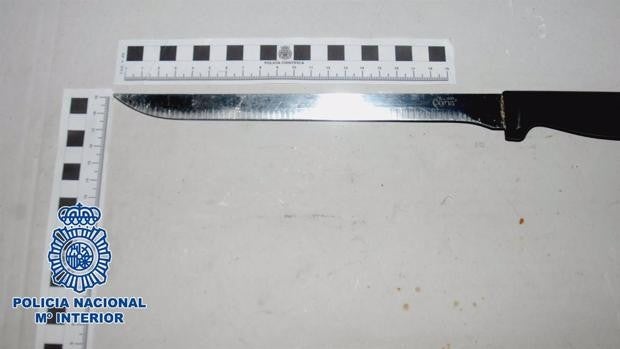 A prisión tres detenidos en La Línea tras entrar en una vivienda y agredir a una persona con un cuchillo