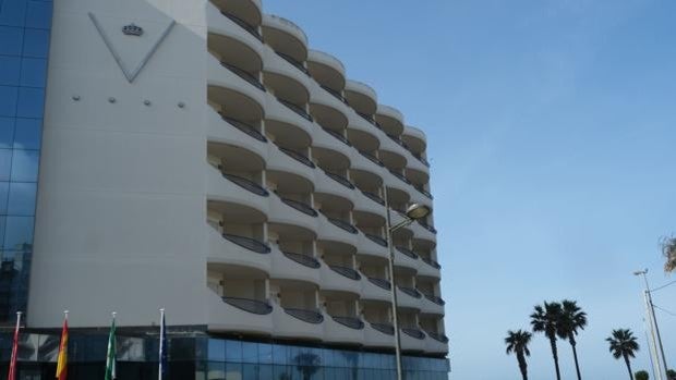 Los hoteleros gaditanos siguen con las reservas paradas