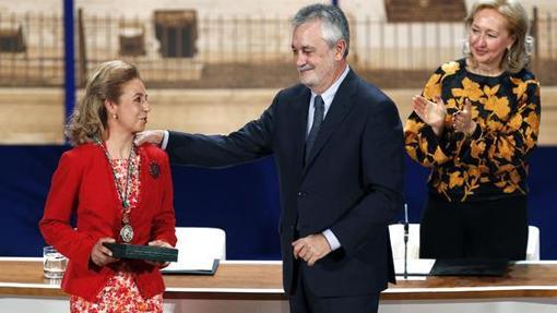 Francisca García recibió la Medalla de Andalucía en 2012.