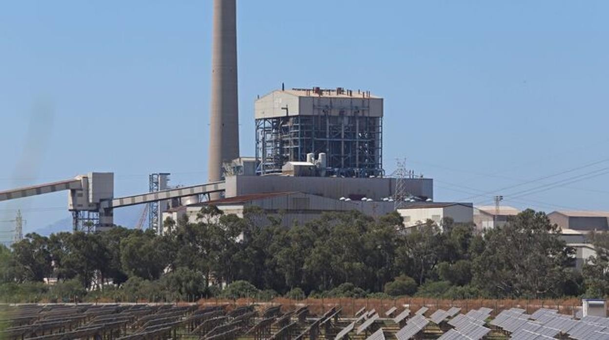 Junta y Gobierno firman los protocolos para la alternativa al cierre de la térmica de Los Barrios