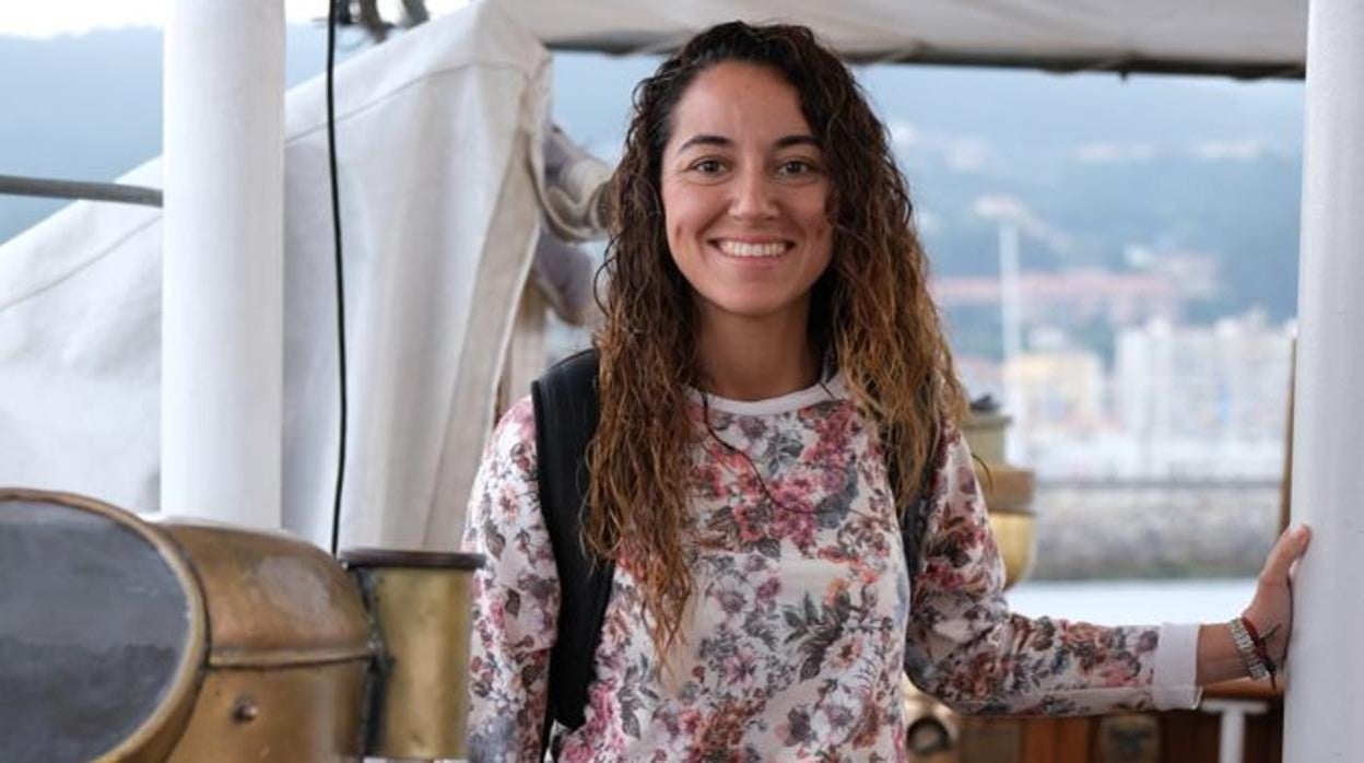 Verónica Sánchez durante su embarque en el Elcano.