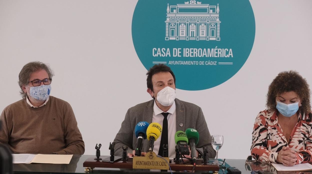 El alcalde ha resaltado el papel del Ayuntamiento de Cádiz en este primer año de pandemia.