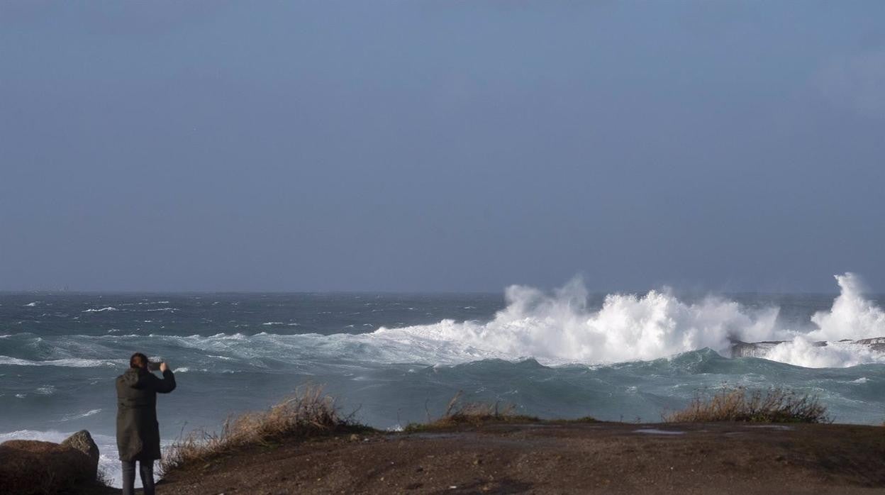 Cádiz, en aviso amarillo este lunes por fuerte oleaje