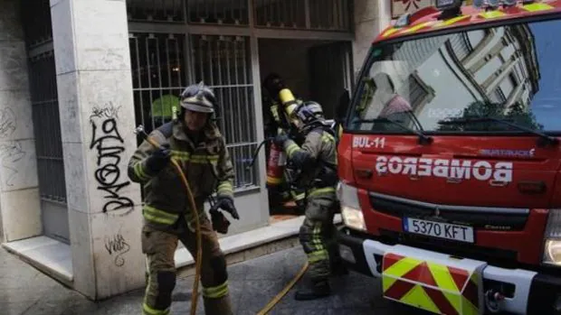 Trasladadas al hospital cuatro personas por el incendio en una vivienda en Villanueva de San Juan