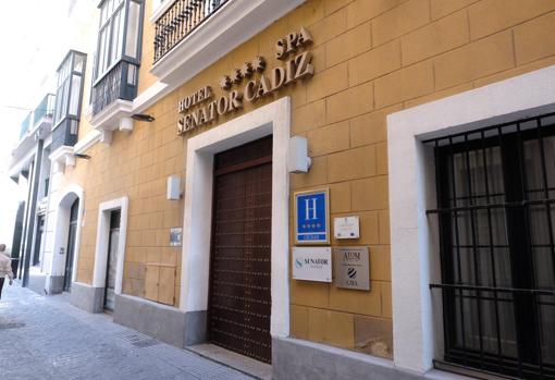 La cadena Hoteles Senator también habría vendido su hotel en Cádiz capital.