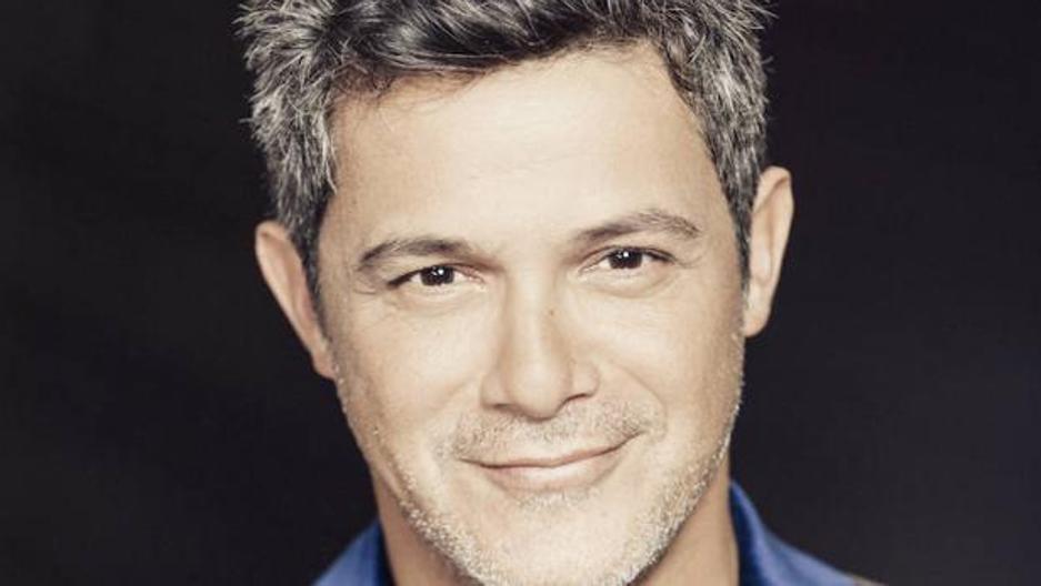 Alejandro Sanz presume de tener el libreto de 'El Carnaval birlado'