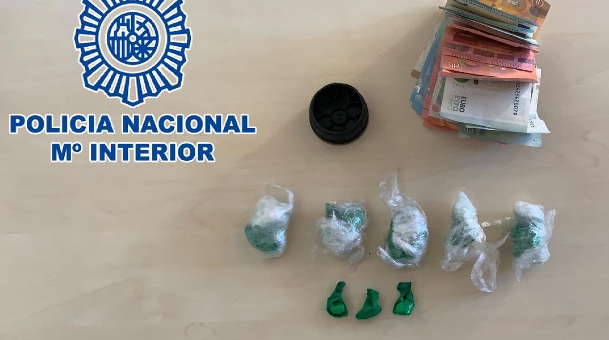 Parte de lo incautado por la Policía.