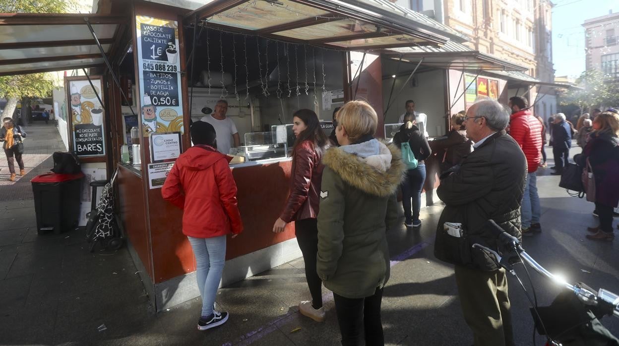 Puesto de la churrería La Guapa, en Cádiz.