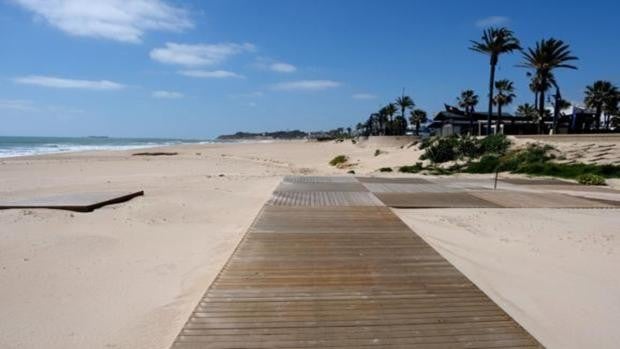 Un nuevo quiosco para la playa de la Barrosa en Chiclana