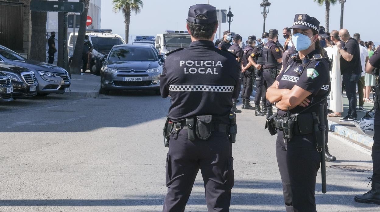 Imagen de archivo de la Policía Local de la capital gaditana.