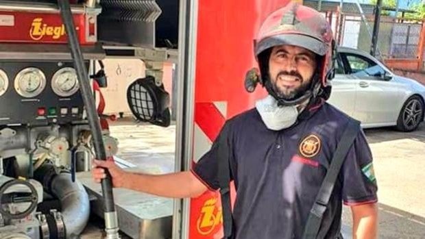 Muere un bombero de Écija en un accidente de tráfico en la A-4 a la altura de Carmona